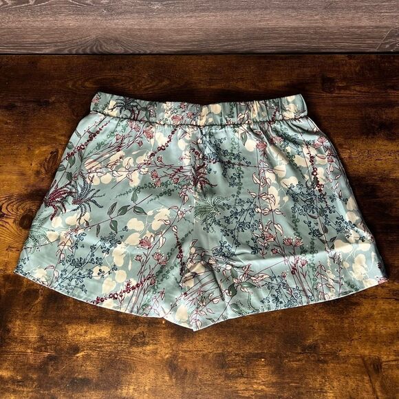 REVOLVE Krisa Lightweight Summer Shorts in Blue with Floral Print. Medium. NWT! - Picture 3 of 16